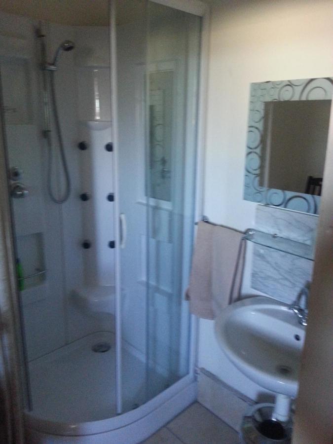 All-In Hotel Ден Бош Экстерьер фото